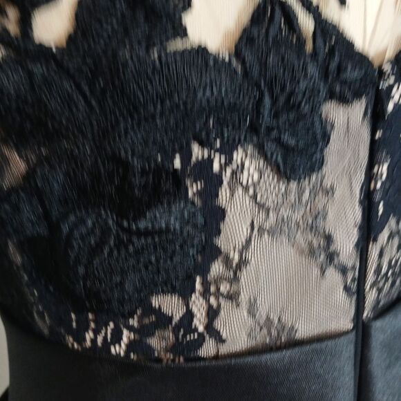 Badgley Mischka Black Midi Dress with Elegant Silhouette - Picture 12 of 16